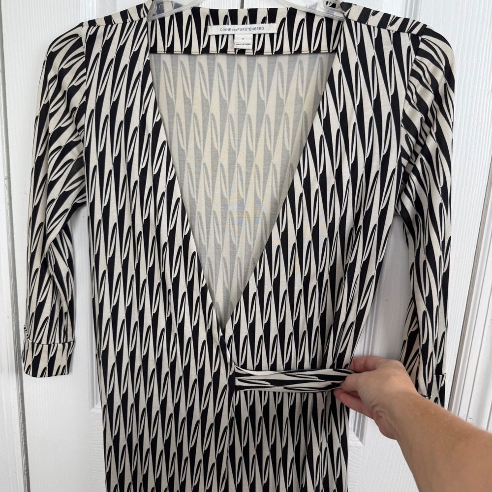 Diane von Furstenberg DVF New‎ Julian Two Silk Wrap Dress Geometric Print 4 $595 - Picture 10 of 16